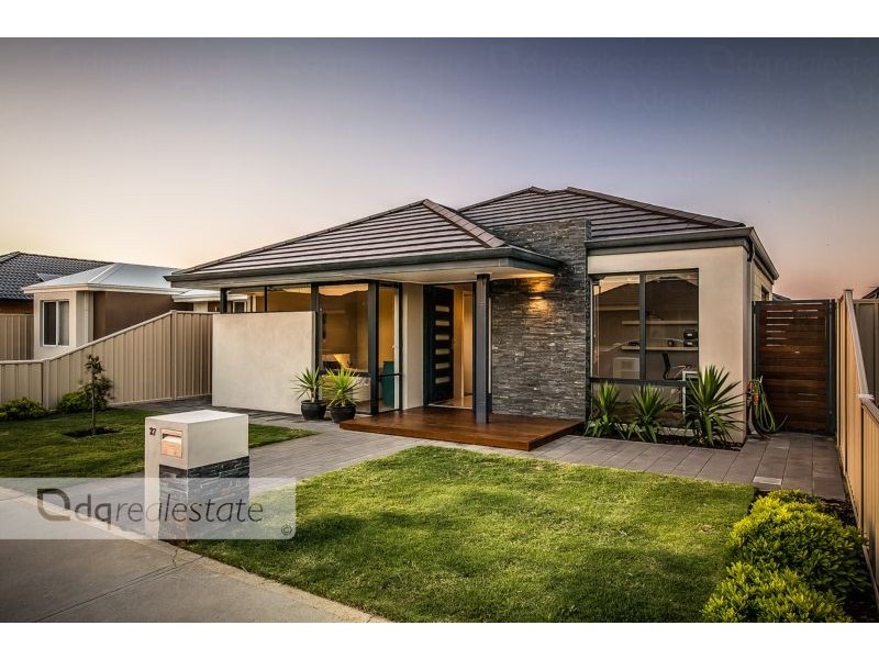 27 Hillsdale Rise, Darch WA 6065