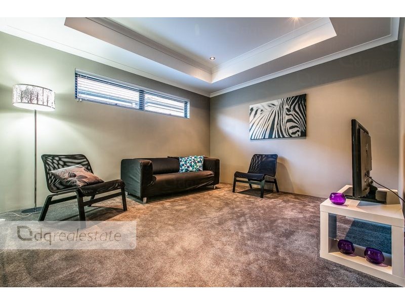 27 Hillsdale Rise, Darch WA 6065