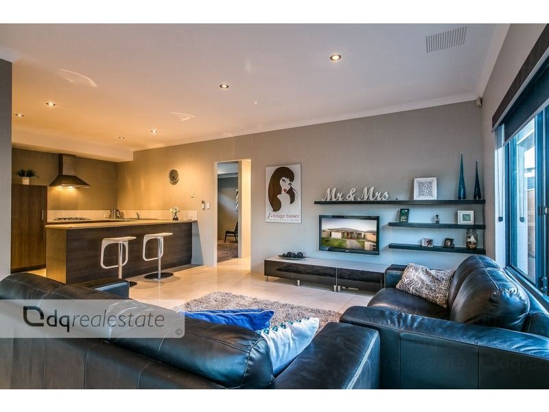 27 Hillsdale Rise, Darch WA 6065