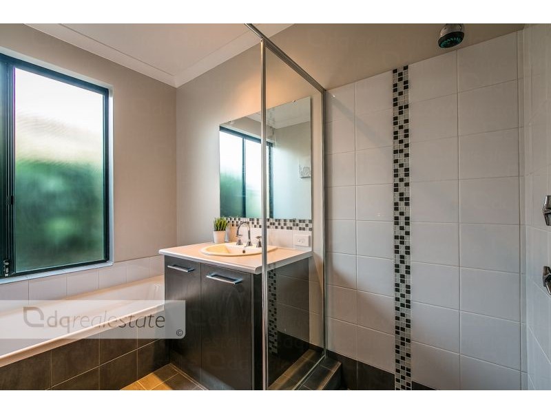 27 Hillsdale Rise, Darch WA 6065