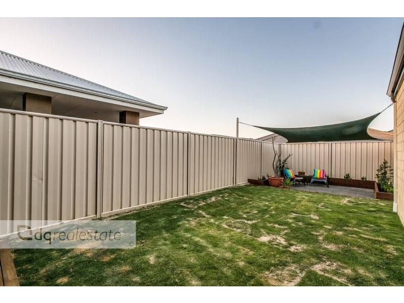 27 Hillsdale Rise, Darch WA 6065