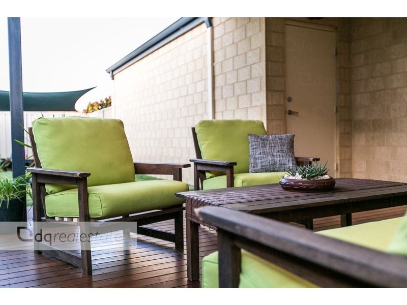 27 Hillsdale Rise, Darch WA 6065