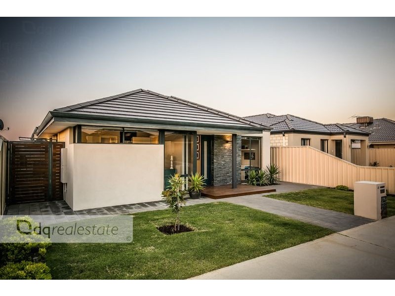 27 Hillsdale Rise, Darch WA 6065