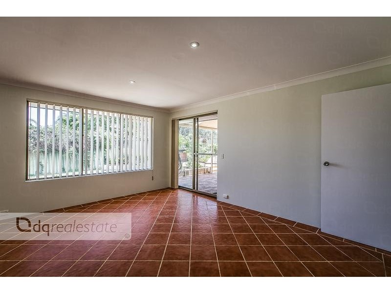 2 Hillside Close, Edgewater WA 6027