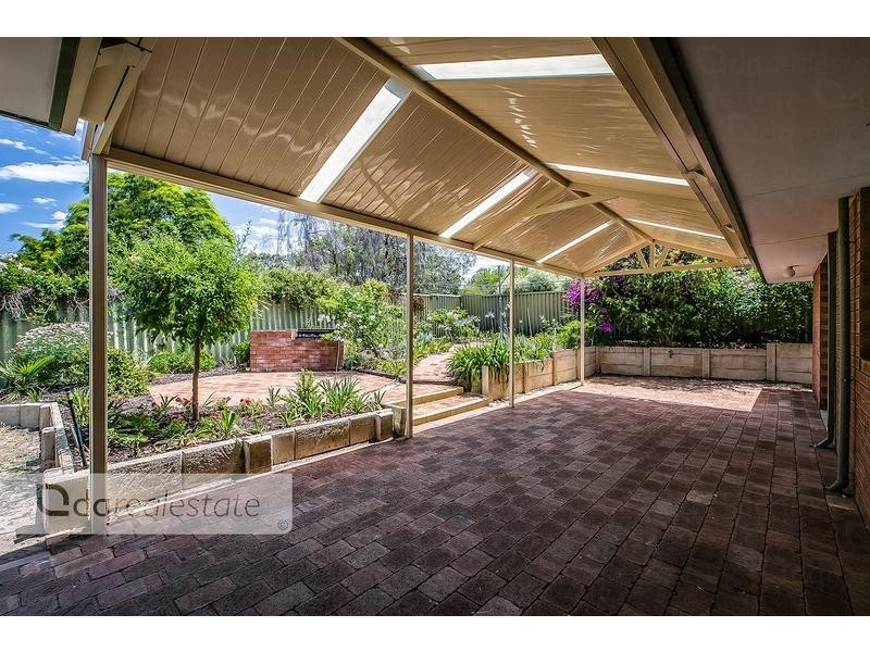 2 Hillside Close, Edgewater WA 6027