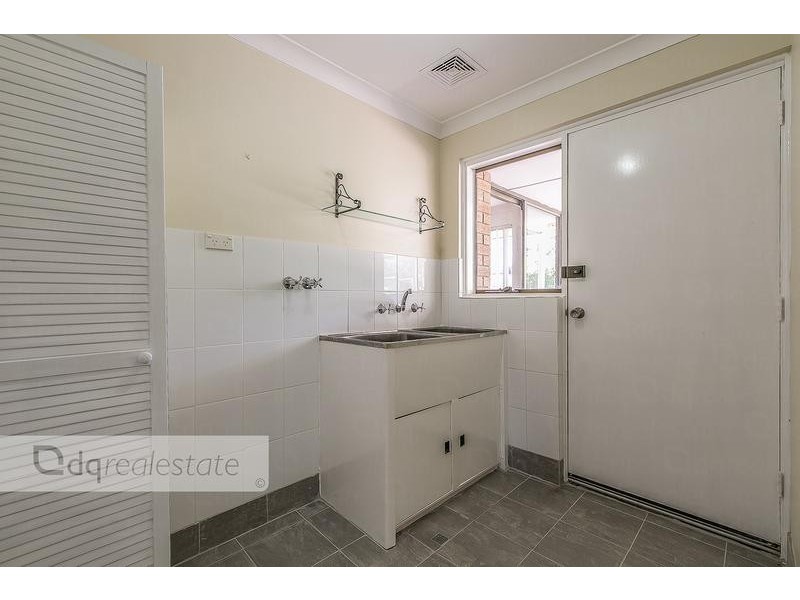 2 Hillside Close, Edgewater WA 6027