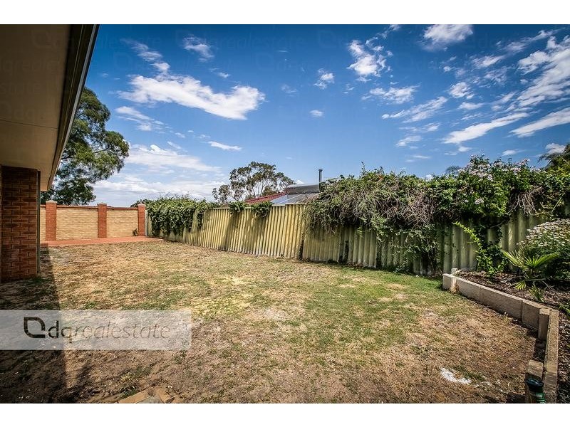 2 Hillside Close, Edgewater WA 6027