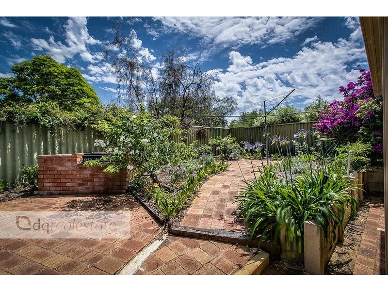 2 Hillside Close, Edgewater WA 6027