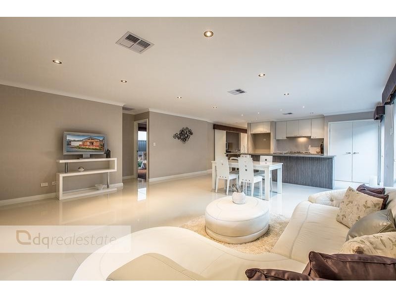 11 Rousham Road, Landsdale WA 6065