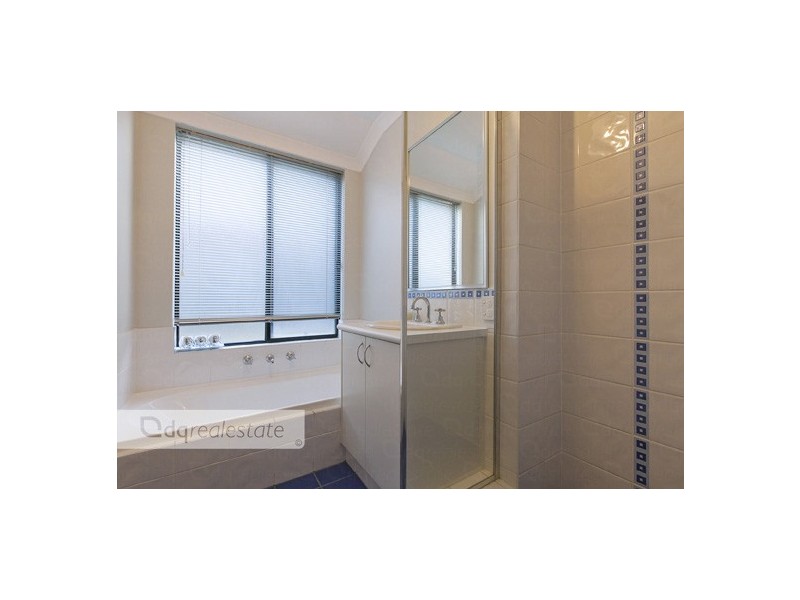 14 Sawtooth Bend, Banksia Grove WA 6031