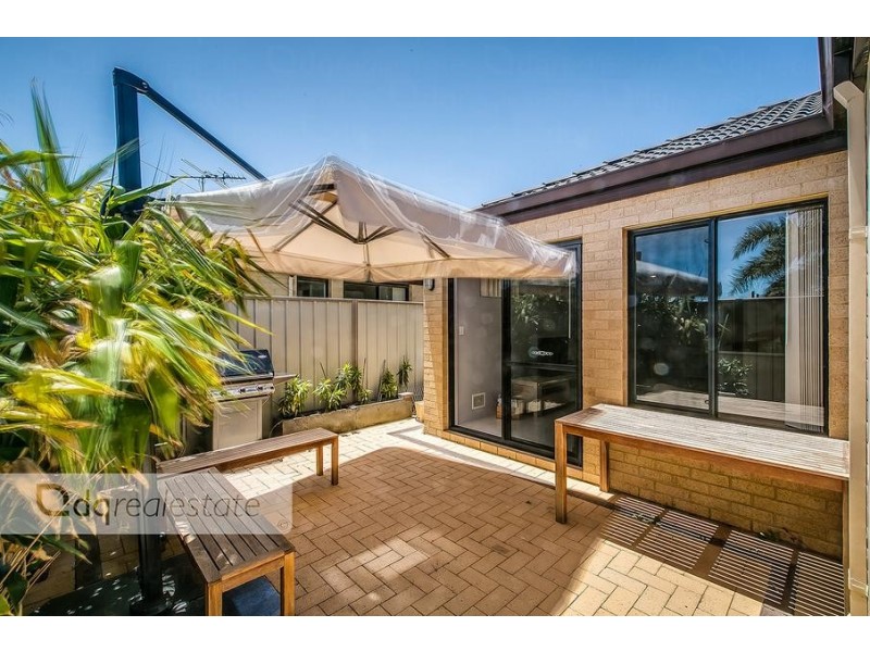 4 Watkins Loop, Tapping WA 6065