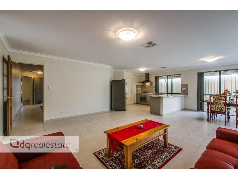 10 Redrobin Link, Tapping WA 6065