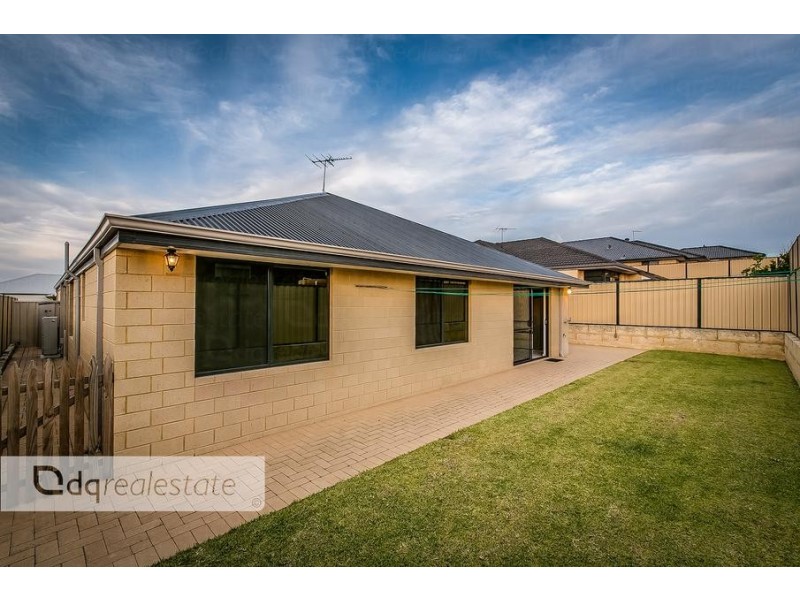 10 Redrobin Link, Tapping WA 6065