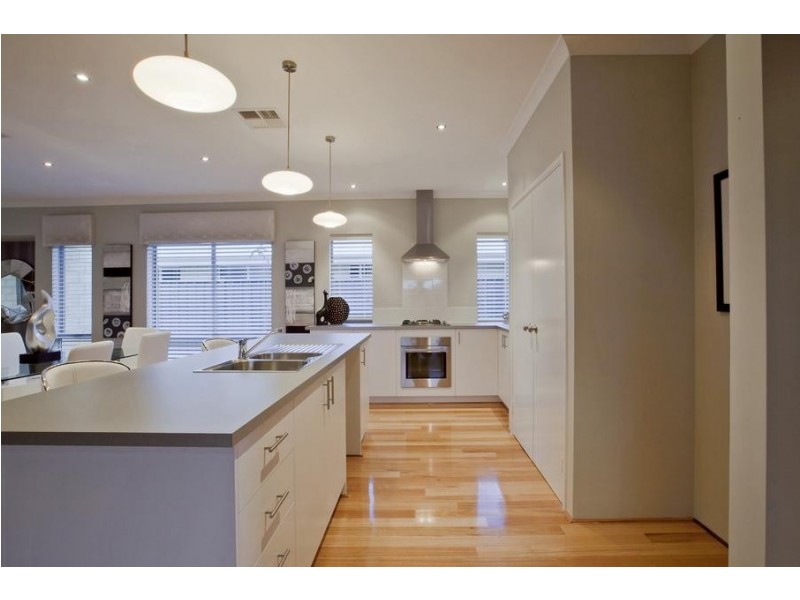 17 Botanic Avenue, Banksia Grove WA 6031