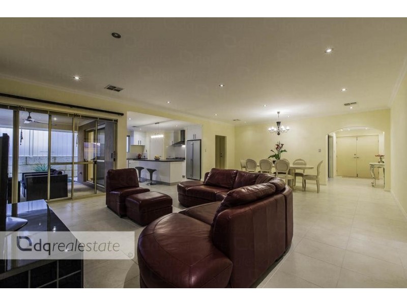 32 Eastman Turn, Tapping WA 6065