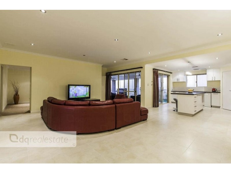 32 Eastman Turn, Tapping WA 6065