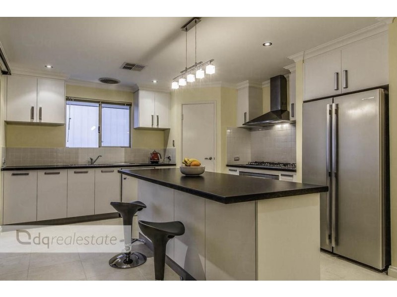 32 Eastman Turn, Tapping WA 6065