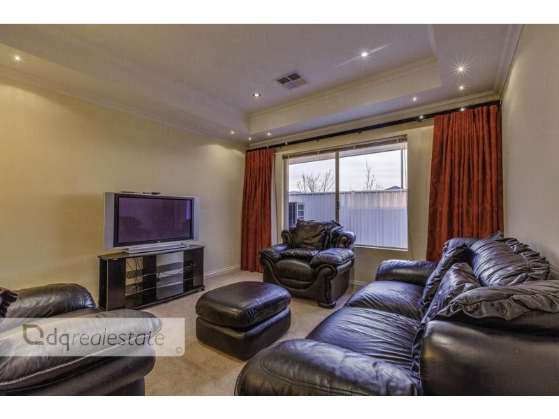 32 Eastman Turn, Tapping WA 6065