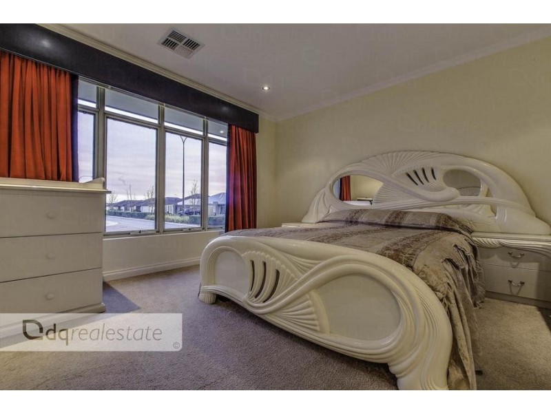 32 Eastman Turn, Tapping WA 6065