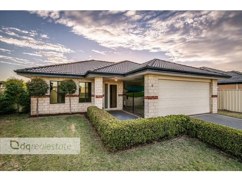 8 Bingarra Crescent, Tapping WA 6065