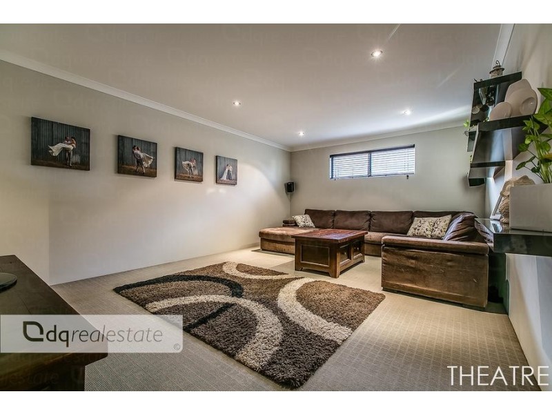 8 Bingarra Crescent, Tapping WA 6065