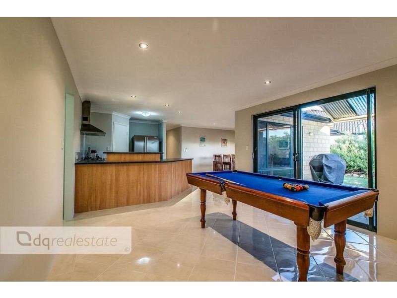 8 Bingarra Crescent, Tapping WA 6065