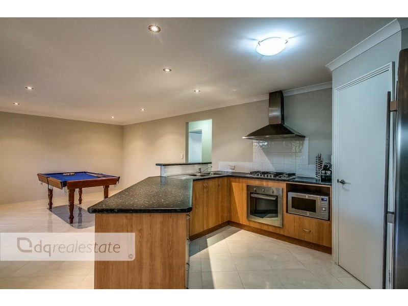 8 Bingarra Crescent, Tapping WA 6065