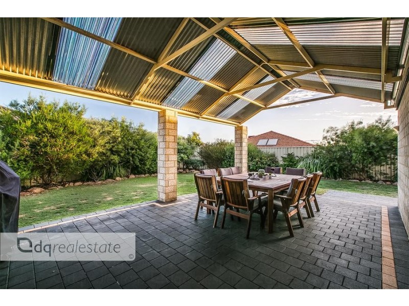 8 Bingarra Crescent, Tapping WA 6065