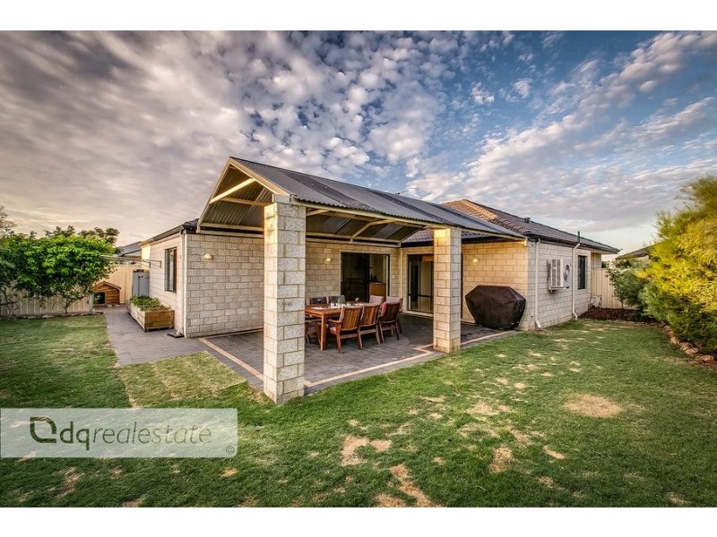 8 Bingarra Crescent, Tapping WA 6065