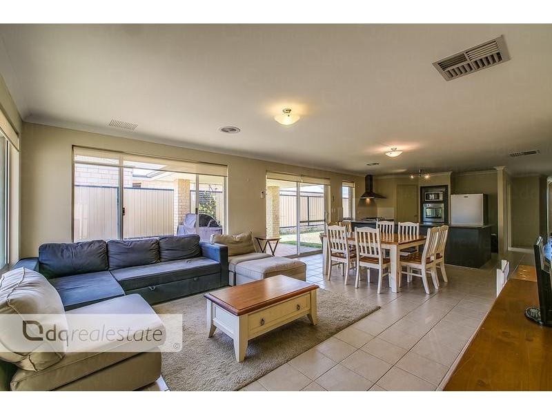 17 Jaeger Bend, Tapping WA 6065