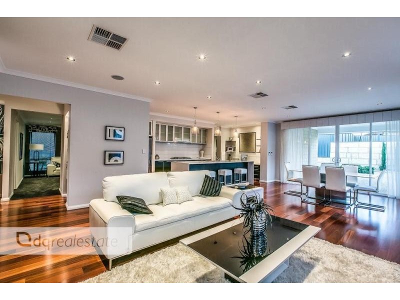 21 Solandri Bend, Banksia Grove WA 6031