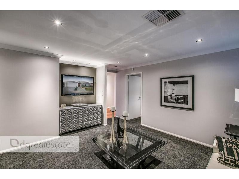 21 Solandri Bend, Banksia Grove WA 6031