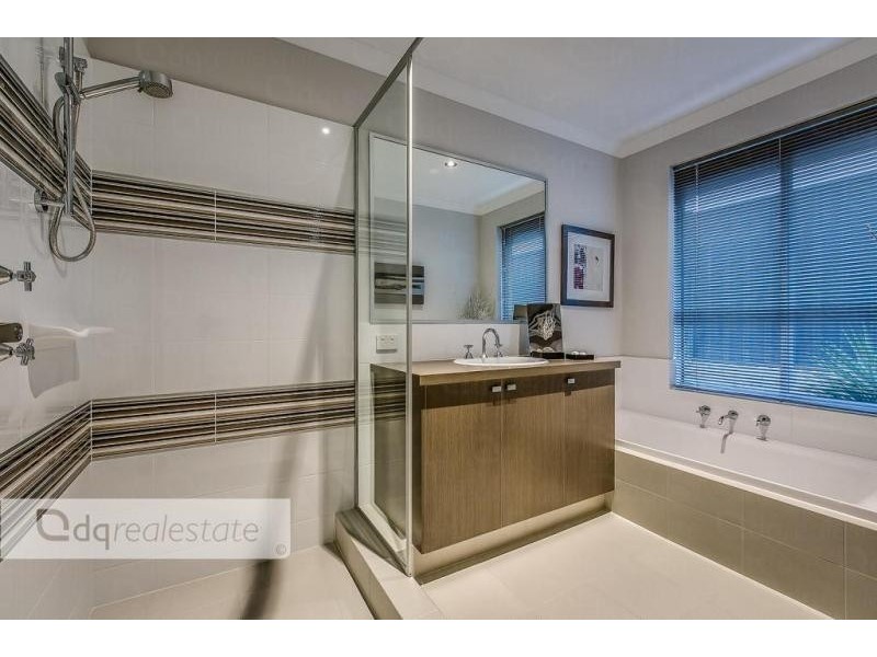 21 Solandri Bend, Banksia Grove WA 6031