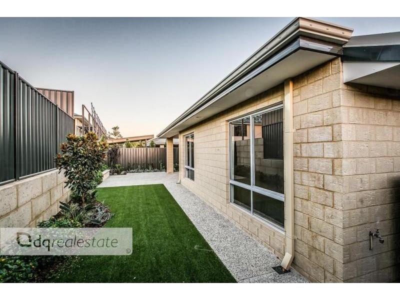 21 Solandri Bend, Banksia Grove WA 6031