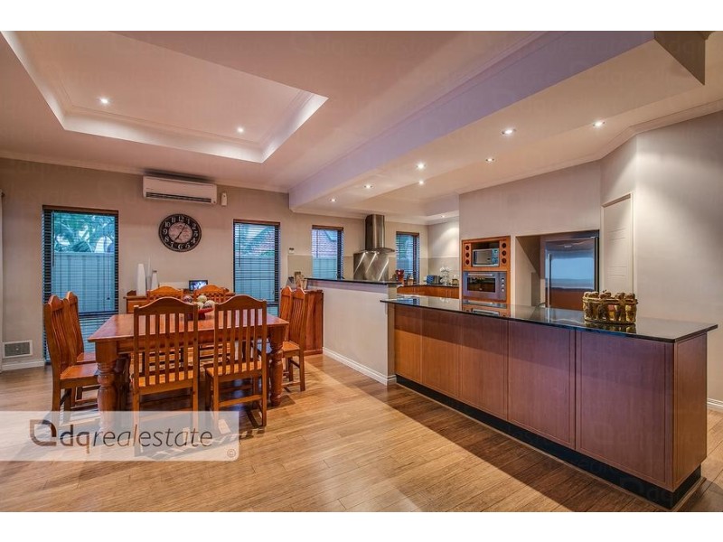 1 Shiralee Bend, Carramar WA 6031