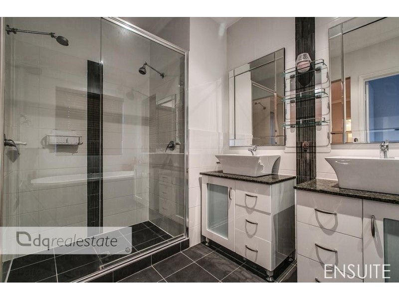 1 Shiralee Bend, Carramar WA 6031