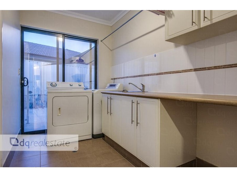 1 Shiralee Bend, Carramar WA 6031