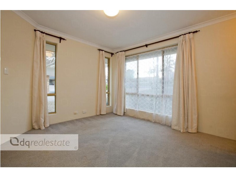 2 Oakland Close, Woodvale WA 6026