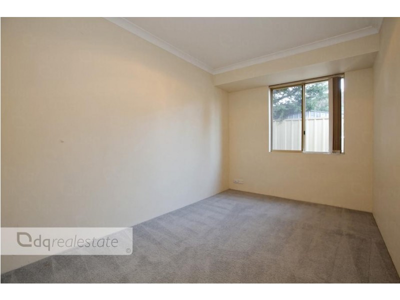 2 Oakland Close, Woodvale WA 6026