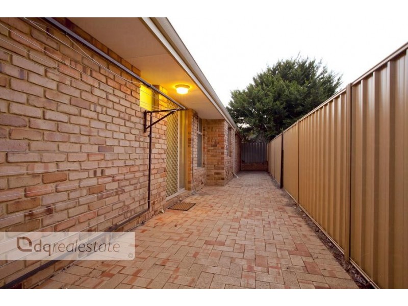 2 Oakland Close, Woodvale WA 6026