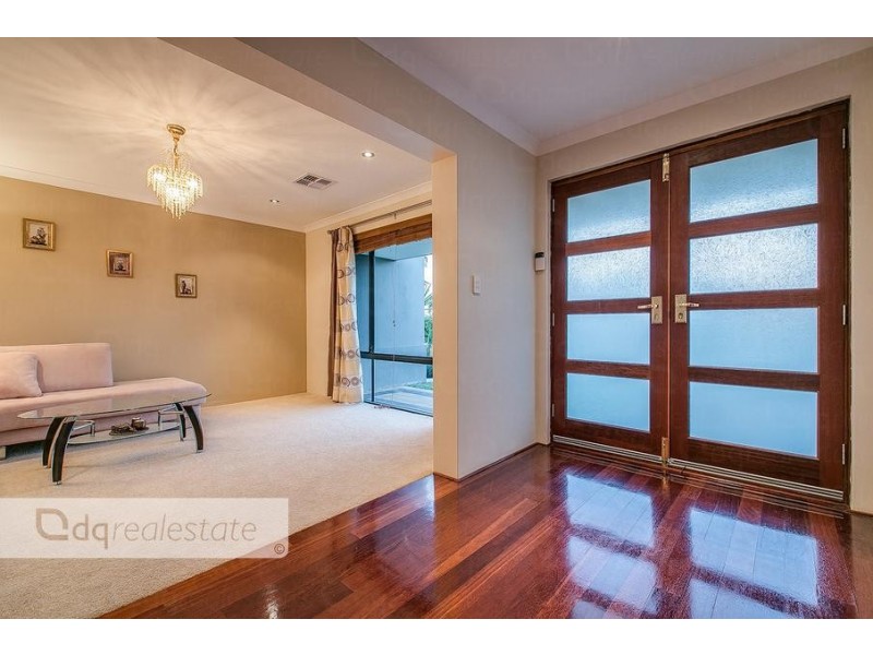 22 Crosthwait Circle, Tapping WA 6065