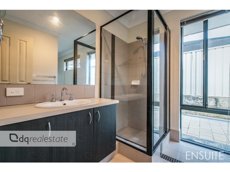 22 Crosthwait Circle, Tapping WA 6065