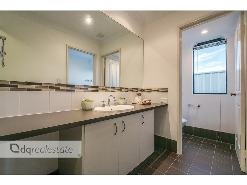 22 Crosthwait Circle, Tapping WA 6065