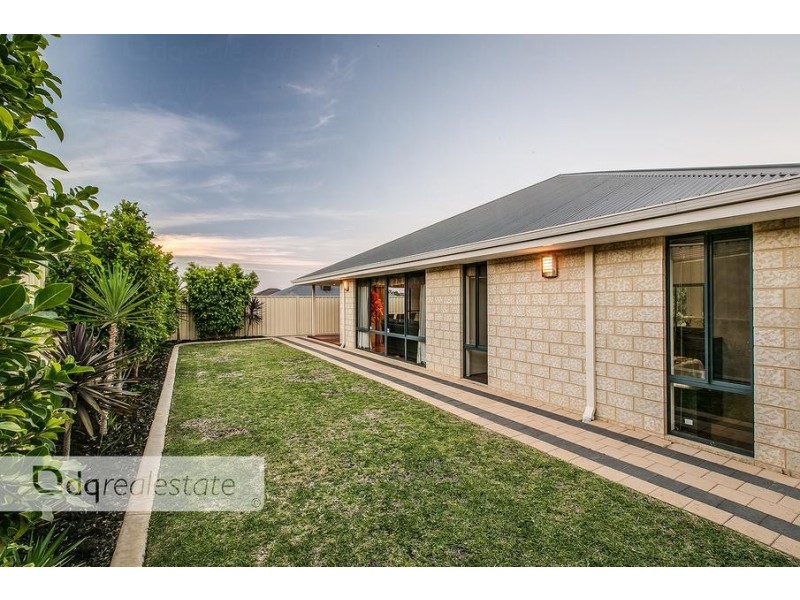 22 Crosthwait Circle, Tapping WA 6065