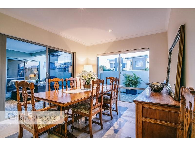 2 Anguilla Gardens, Iluka WA 6028