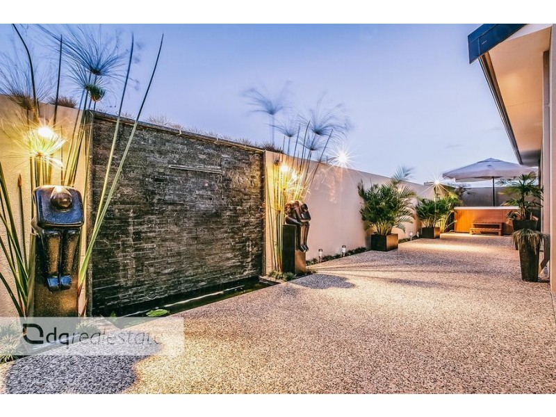 2 Anguilla Gardens, Iluka WA 6028