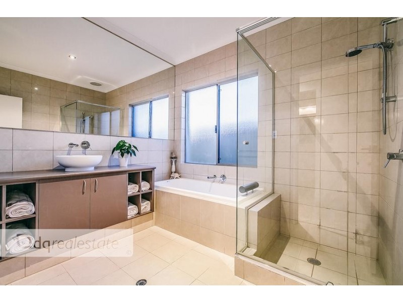 2 Anguilla Gardens, Iluka WA 6028