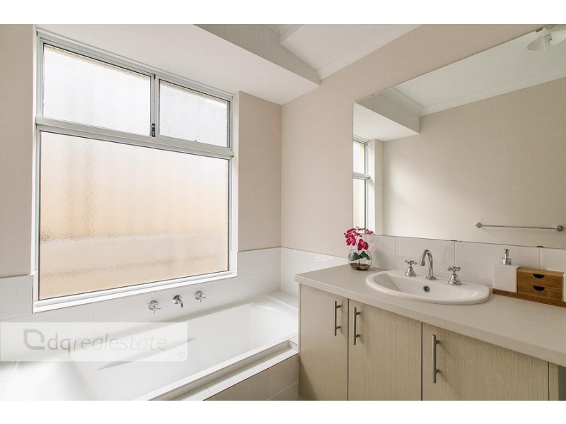 4B Eartham Place, Westminster WA 6061