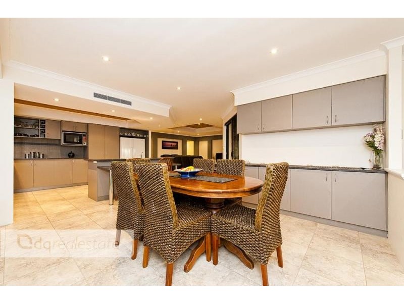 10 Bonita Way, Tapping WA 6065