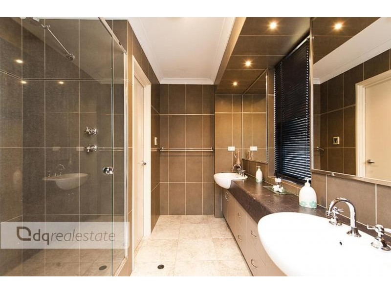 10 Bonita Way, Tapping WA 6065